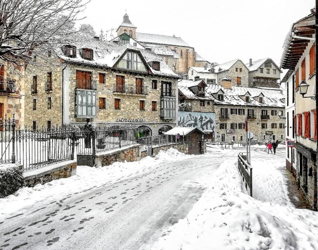 Hotel Valle De Izas Sallent De Gallego Exterior photo